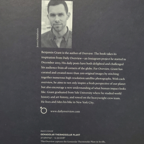 Overview hardcover drone/satellite photo book - Picture 8 of 8